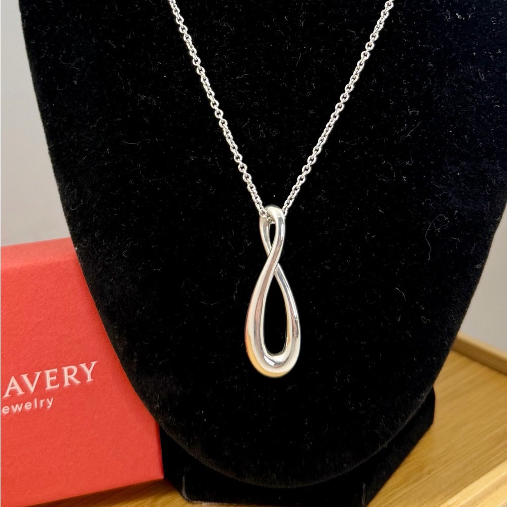 JAMES AVERY Sterling Silver Long Infinity Knot Charm Pendant Necklace; RETIRED